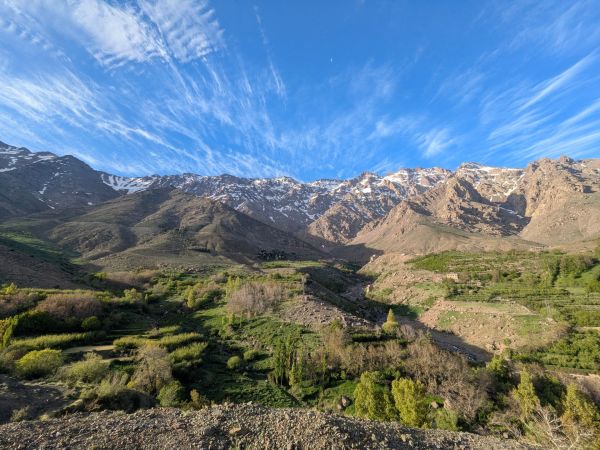 Quels sont les meilleurs itinéraires pour une randonnée dans les montagnes de l'Atlas, Maroc?
